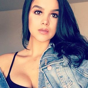 Meet your Posher, Ambar